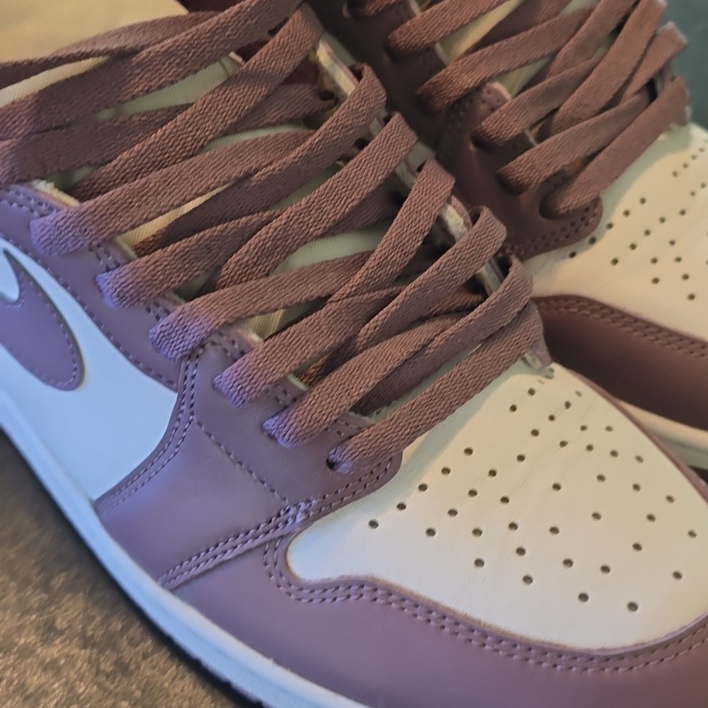 Nike Air Jordan 1 Retro High Og Mauve-White (No Offers) - Picture 8 of 8